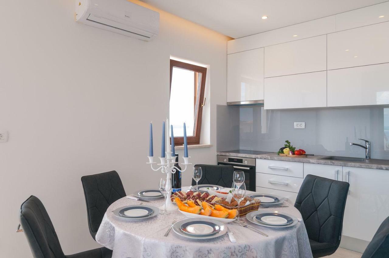 Beautiful Apartment With Private Pool Трогир Экстерьер фото