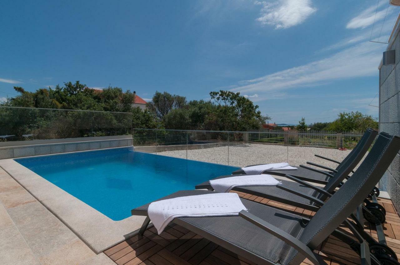 Beautiful Apartment With Private Pool Трогир Экстерьер фото