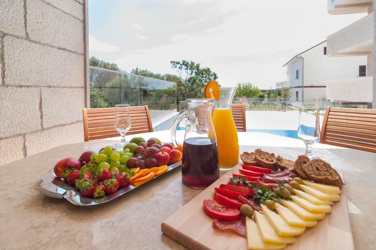 Beautiful Apartment With Private Pool Трогир Экстерьер фото