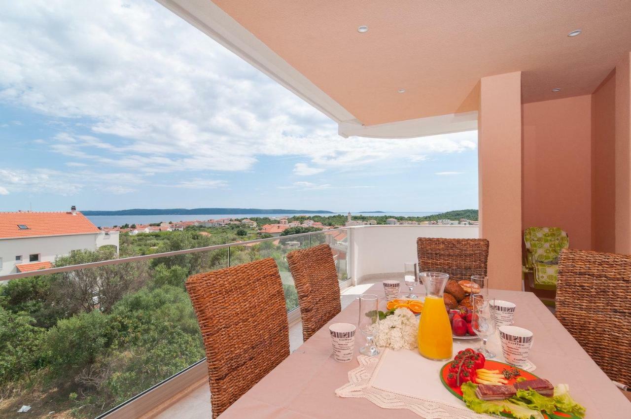 Beautiful Apartment With Private Pool Трогир Экстерьер фото
