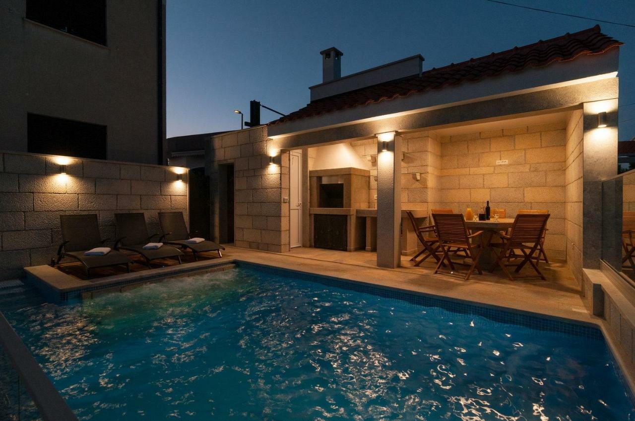 Beautiful Apartment With Private Pool Трогир Экстерьер фото