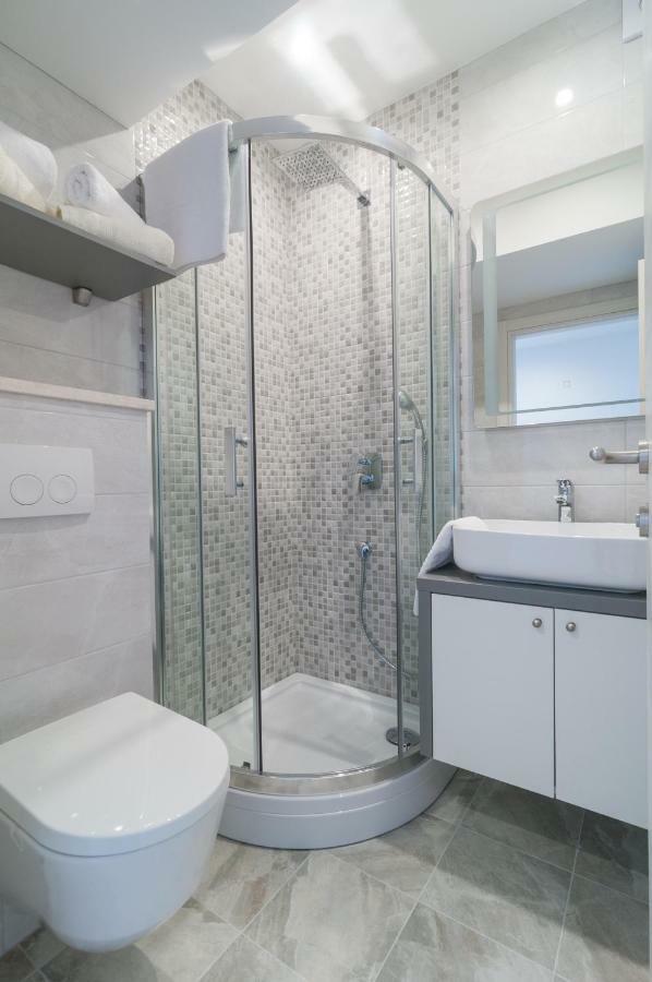 Beautiful Apartment With Private Pool Трогир Экстерьер фото